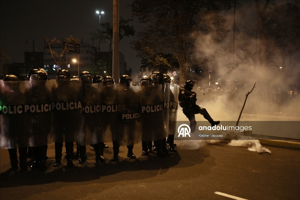 Peru genelinde hükümet karşıtı protesto düzenlendi