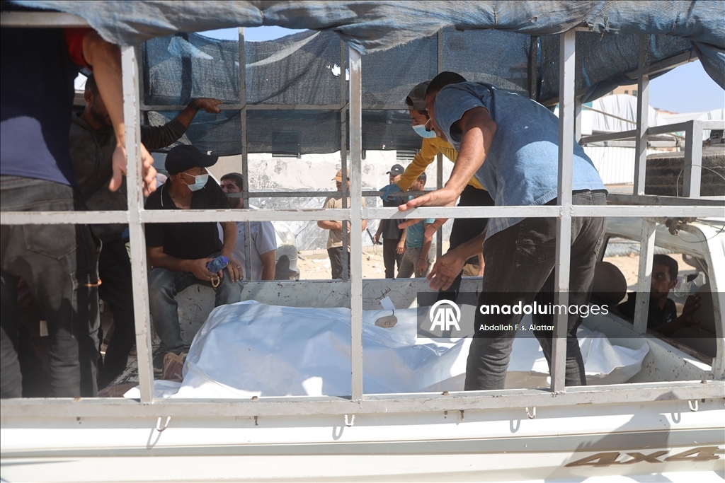 ICRC transfers bodies of Palestinians from Gaza to Nasser Hospital for identification