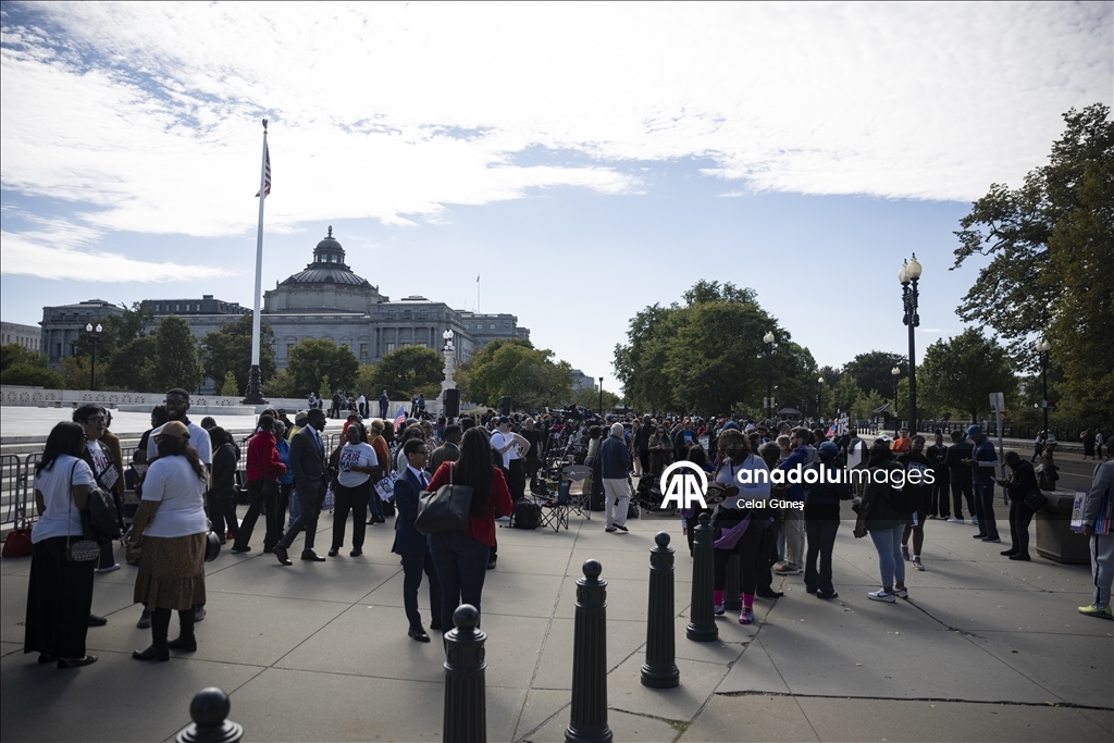 У здания Верховного суда в США прошла акция протеста