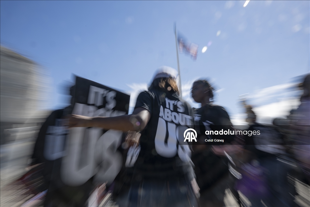 У здания Верховного суда в США прошла акция протеста