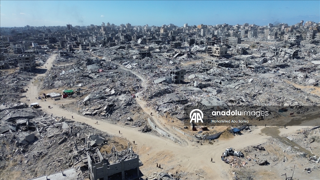 İsrail'in Gazze'nin Şeyh Rıdvan Mahallesi'nde bıraktığı yıkım havadan görüntülendi