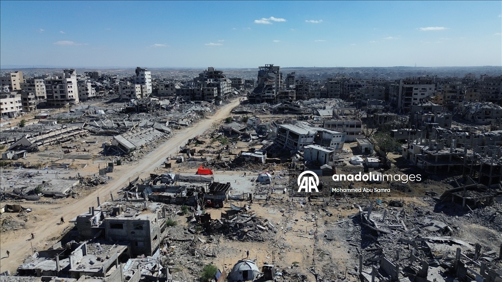 İsrail'in Gazze'nin Şeyh Rıdvan Mahallesi'nde bıraktığı yıkım havadan görüntülendi