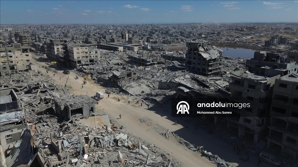 İsrail'in Gazze'nin Şeyh Rıdvan Mahallesi'nde bıraktığı yıkım havadan görüntülendi