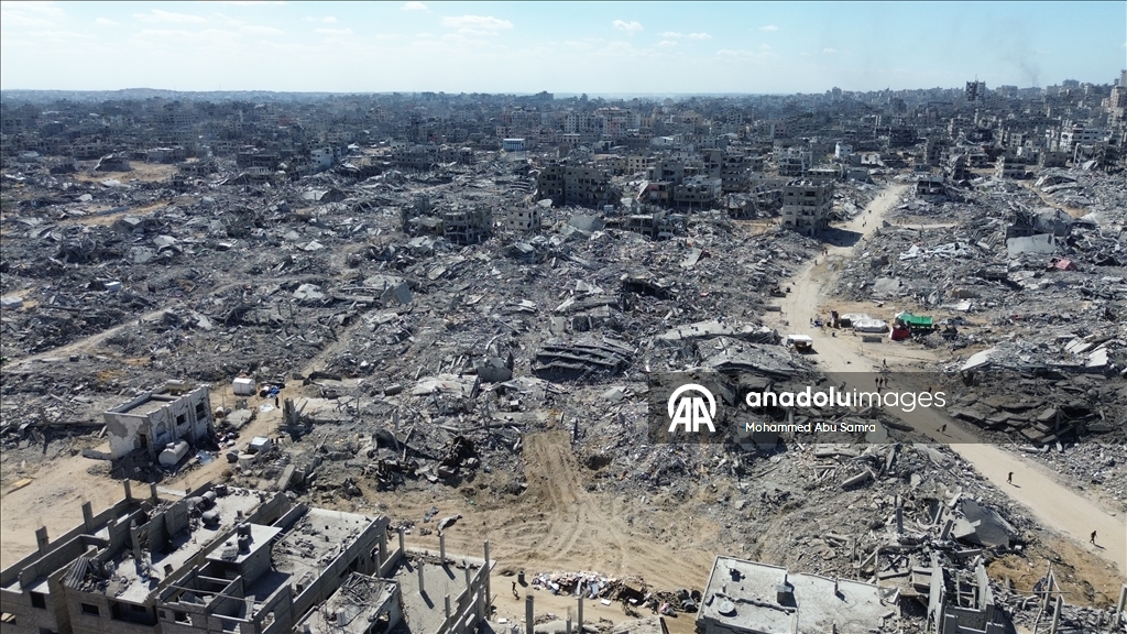 İsrail'in Gazze'nin Şeyh Rıdvan Mahallesi'nde bıraktığı yıkım havadan görüntülendi