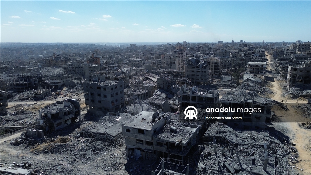 İsrail'in Gazze'nin Şeyh Rıdvan Mahallesi'nde bıraktığı yıkım havadan görüntülendi