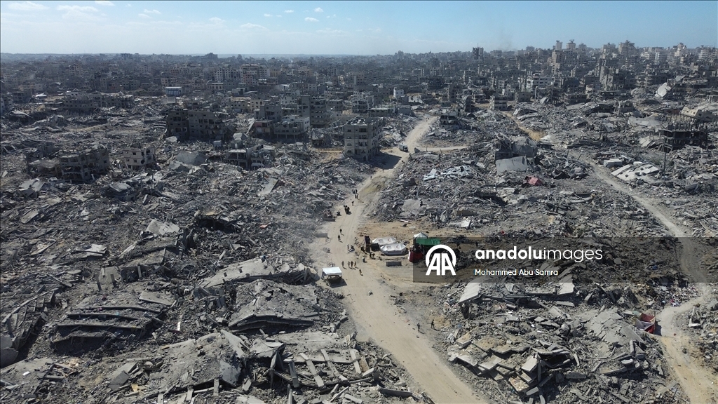 İsrail'in Gazze'nin Şeyh Rıdvan Mahallesi'nde bıraktığı yıkım havadan görüntülendi