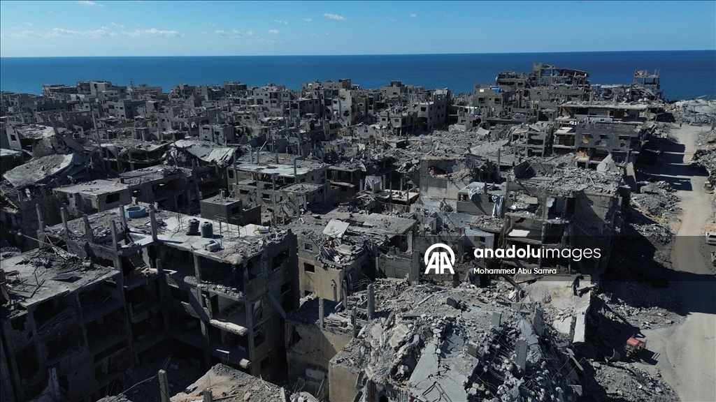 İsrail'in Gazze'nin Şeyh Rıdvan Mahallesi'nde bıraktığı yıkım havadan görüntülendi