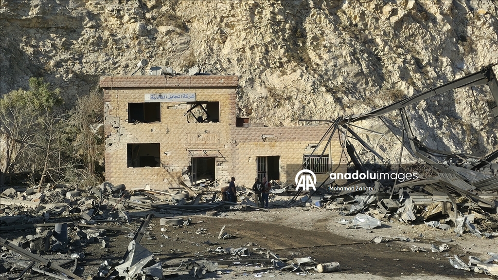 İsrail, Lübnan'ın güneyinde ve doğusunda 10'dan fazla hava saldırısı düzenledi
