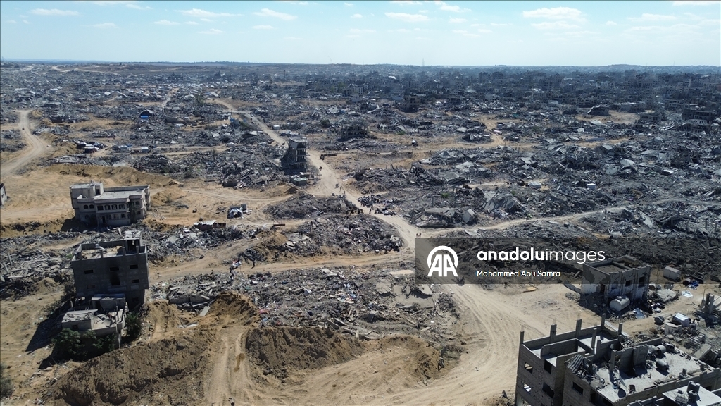 İsrail'in Gazze'nin Şeyh Rıdvan Mahallesi'nde bıraktığı yıkım havadan görüntülendi