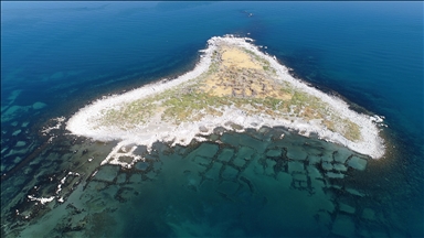 Hot weather and drought accelerate water loss in Lake Van