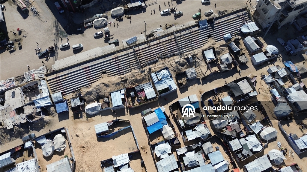 Han Yunus Belediye Stadyumu, yerinden edilmiş Filistinli ailelerin geçici evi oldu