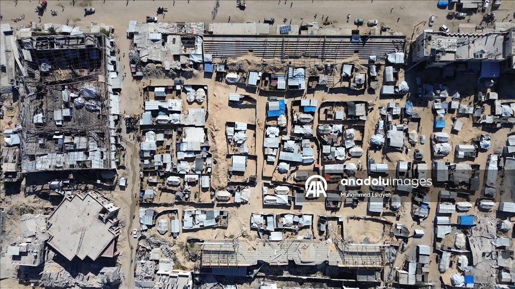 Han Yunus Belediye Stadyumu, yerinden edilmiş Filistinli ailelerin geçici evi oldu