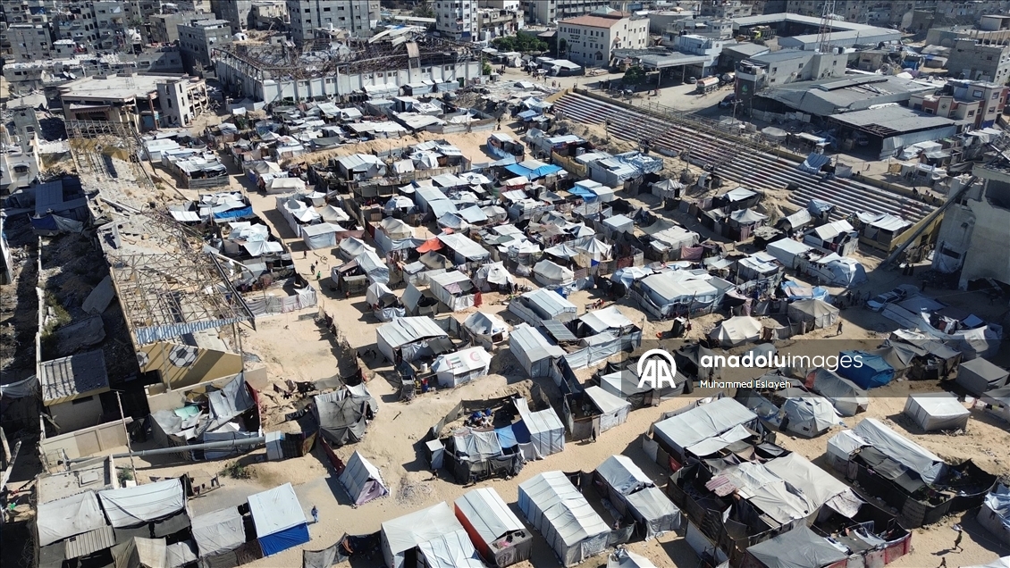 Han Yunus Belediye Stadyumu, yerinden edilmiş Filistinli ailelerin geçici evi oldu