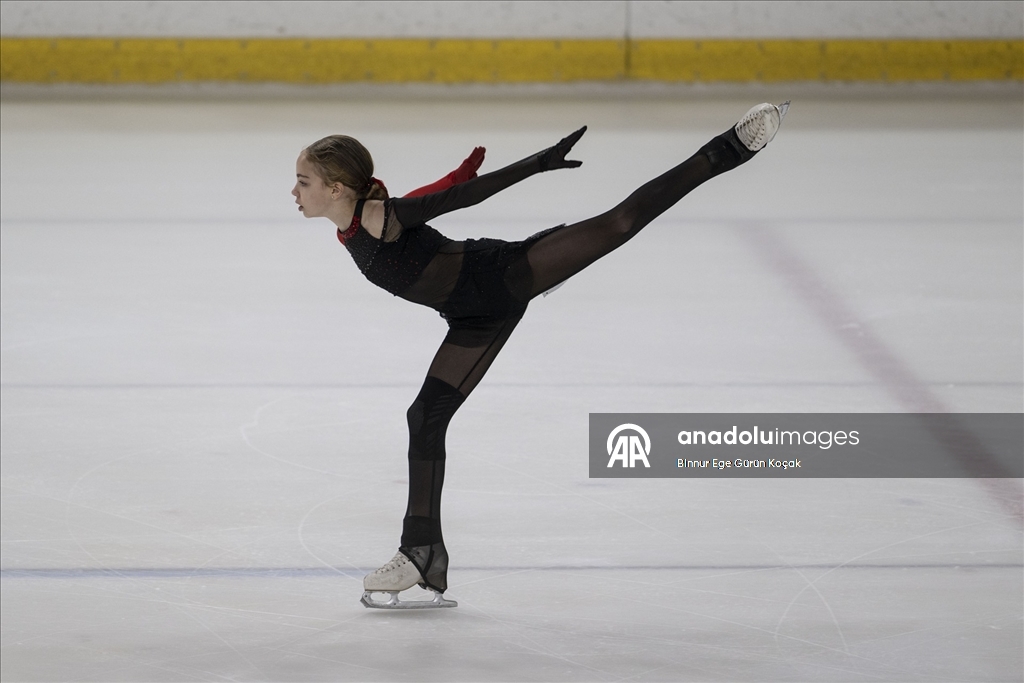 Ahmet Minguzzi adına düzenlenen Artistik Buz Pateni Yarışması