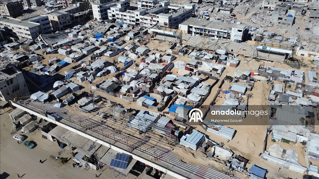 Han Yunus Belediye Stadyumu, yerinden edilmiş Filistinli ailelerin geçici evi oldu