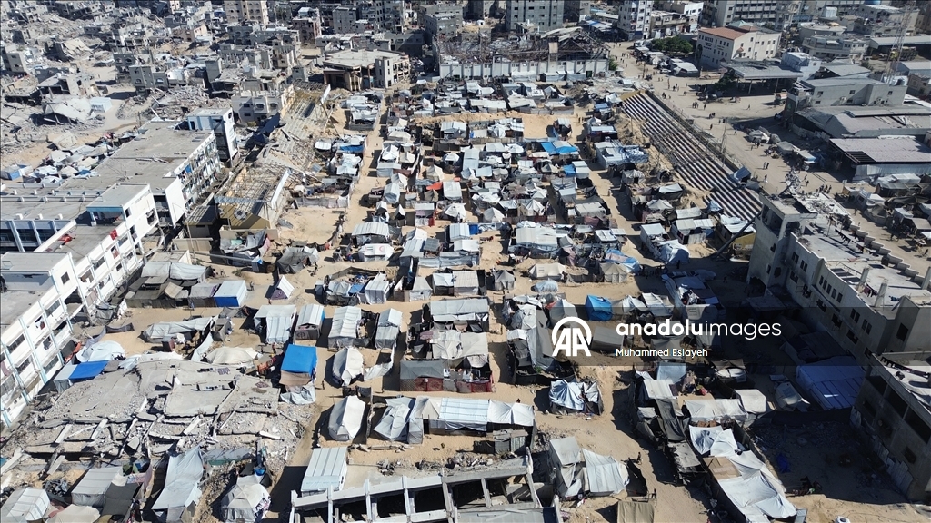 Han Yunus Belediye Stadyumu, yerinden edilmiş Filistinli ailelerin geçici evi oldu