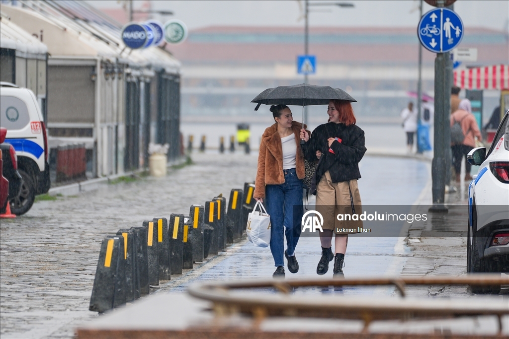 İzmir'de sağanak