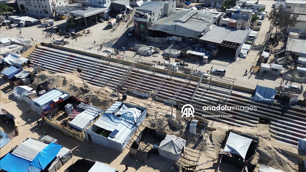 Han Yunus Belediye Stadyumu, yerinden edilmiş Filistinli ailelerin geçici evi oldu