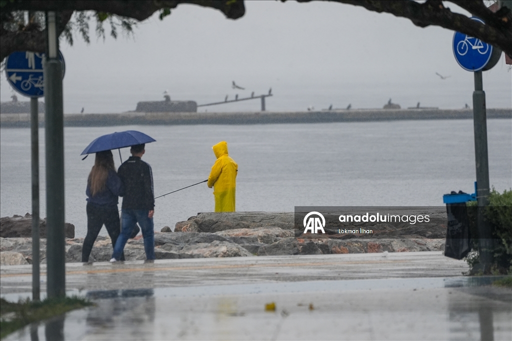 İzmir'de sağanak