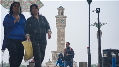 İzmir'de sağanak etkili oldu
