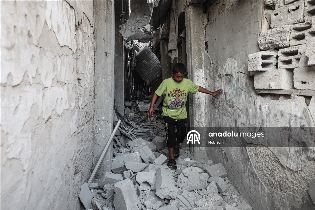 Israel continues to attack Gaza despite ceasefire agreement