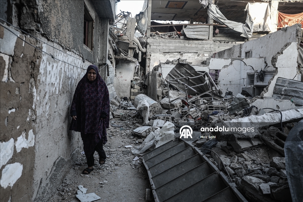 Israel continues to attack Gaza despite ceasefire agreement