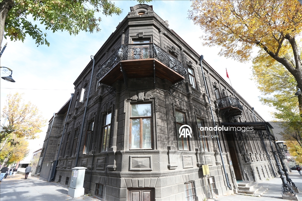Bajarê Qersê yê ku avahîsaziya Baltikê dihewîne di turîzma çandê da balê dikişîne