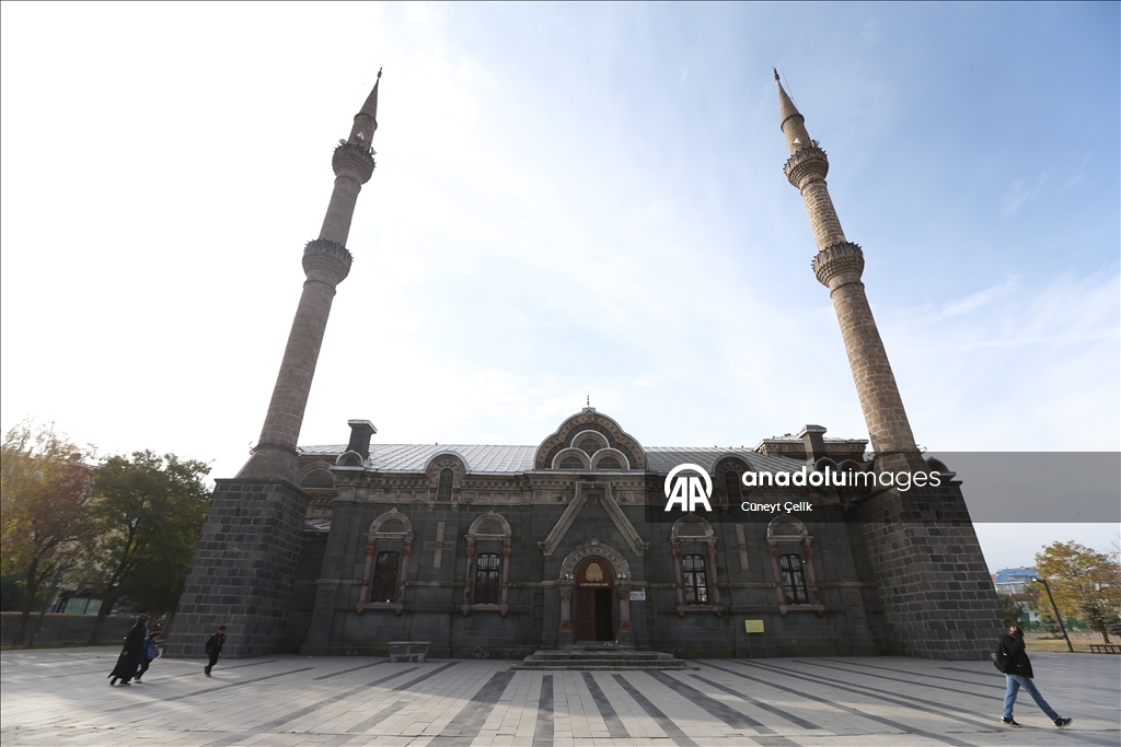 Bajarê Qersê yê ku avahîsaziya Baltikê dihewîne di turîzma çandê da balê dikişîne