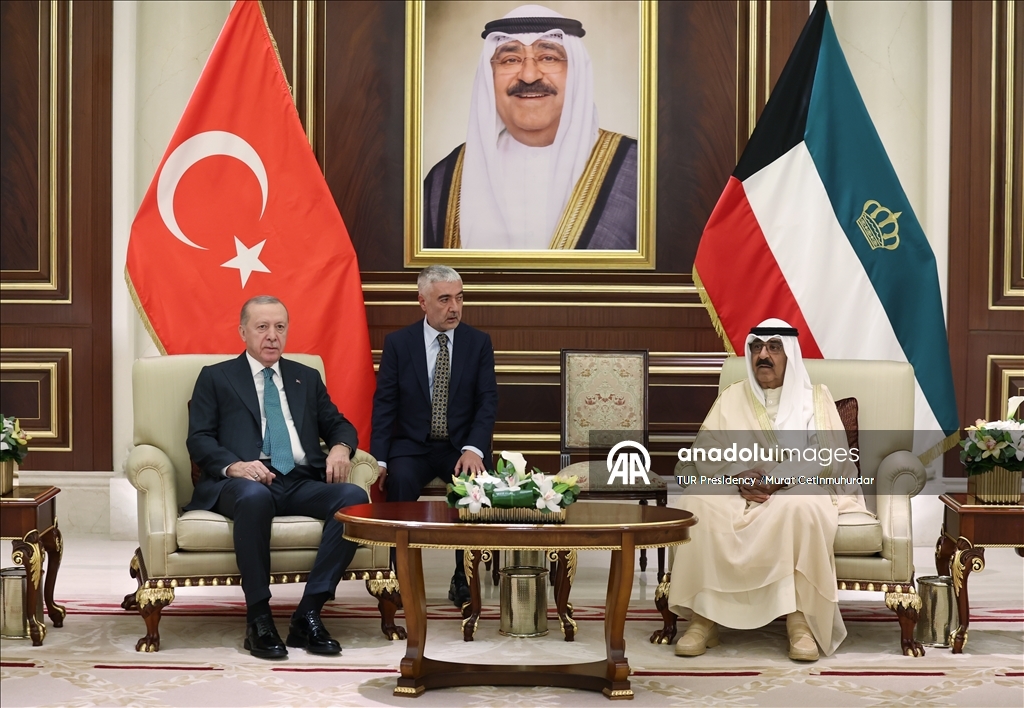 أردوغان يصل الكويت في مستهل جولة خليجية