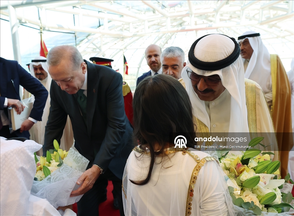 أردوغان يصل الكويت في مستهل جولة خليجية