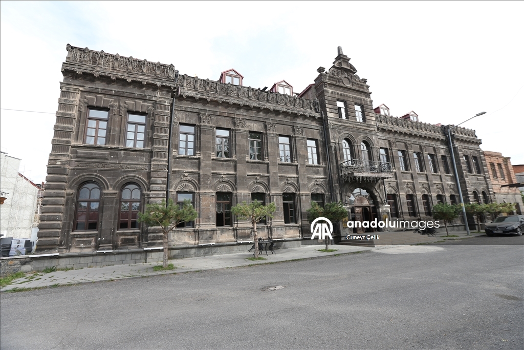 Bajarê Qersê yê ku avahîsaziya Baltikê dihewîne di turîzma çandê da balê dikişîne
