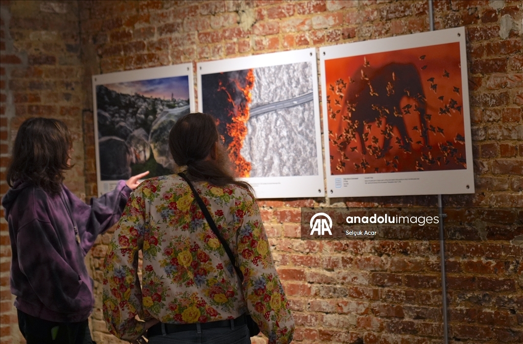 Победившие фотографии конкурса Istanbul Photo Awards 2025 представлены в Нью-Йорке