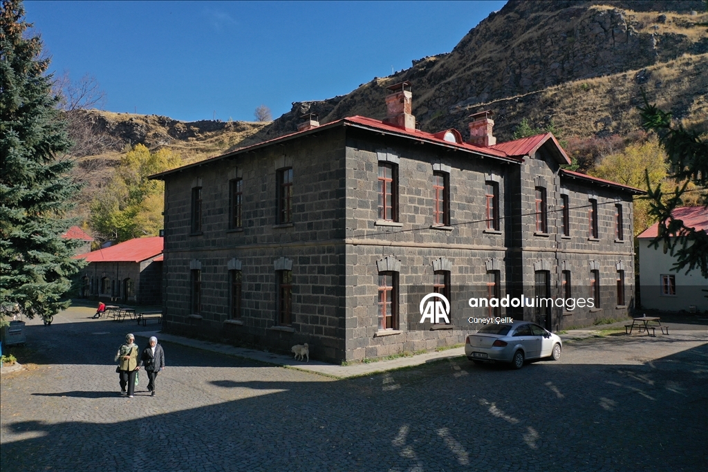 Bajarê Qersê yê ku avahîsaziya Baltikê dihewîne di turîzma çandê da balê dikişîne
