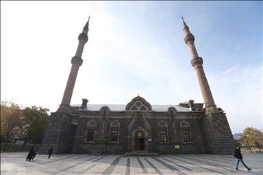 Karsi, i formuar nga arkitektura baltike, një nga qytetet e preferuara të turizmit kulturor