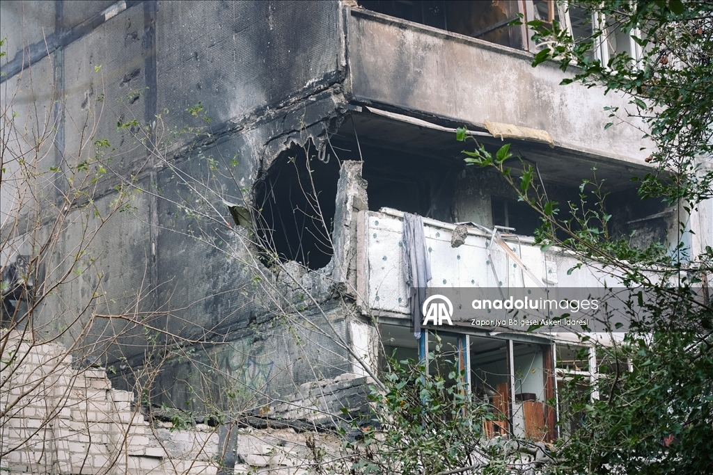 Rus güçleri Zaporijya’yı vurdu: büyük yıkım ve 15 yaralı