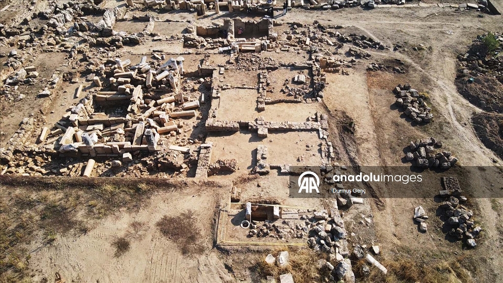Excavations reveal shops in the agora of the ancient city of Hyllarima in Mugla
