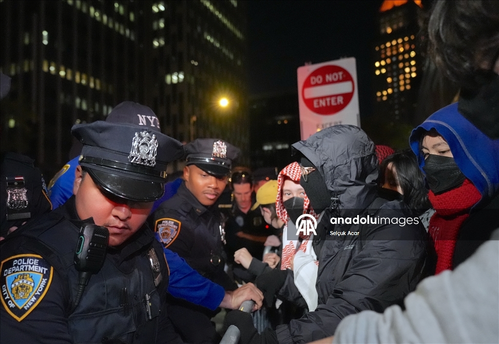 Protest erupts after ICE Agents arrest street vendors in New York City