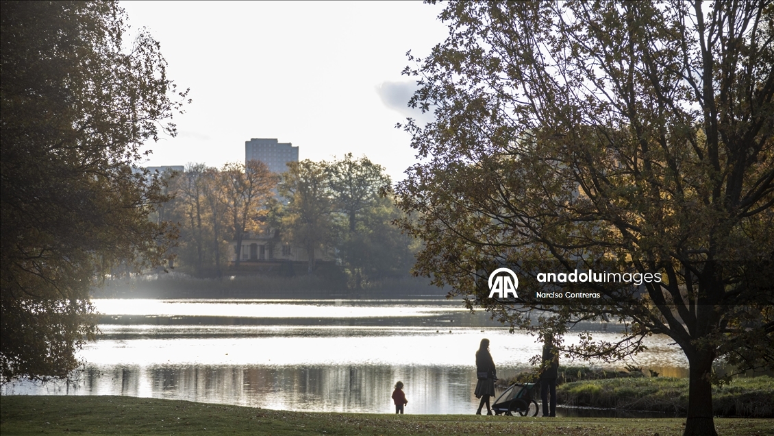 Stockholm draped in vibrant fall colors across parks and lakes