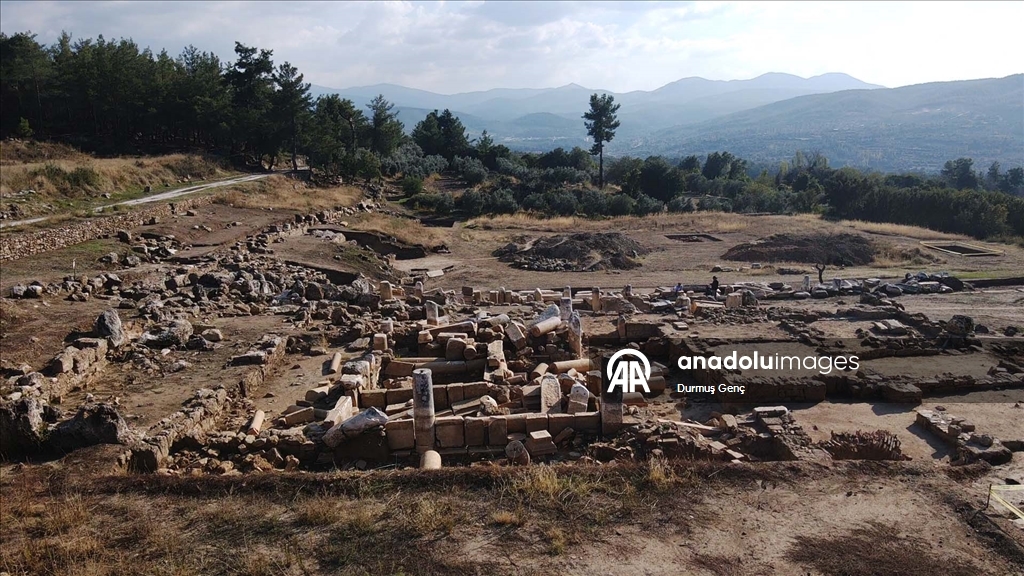 Excavations reveal shops in the agora of the ancient city of Hyllarima in Mugla