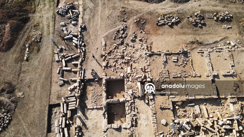 Excavations reveal shops in the agora of the ancient city of Hyllarima in Mugla