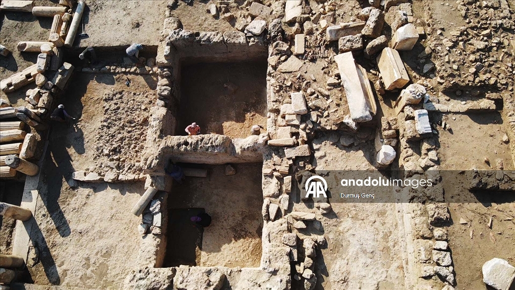 Excavations reveal shops in the agora of the ancient city of Hyllarima in Mugla