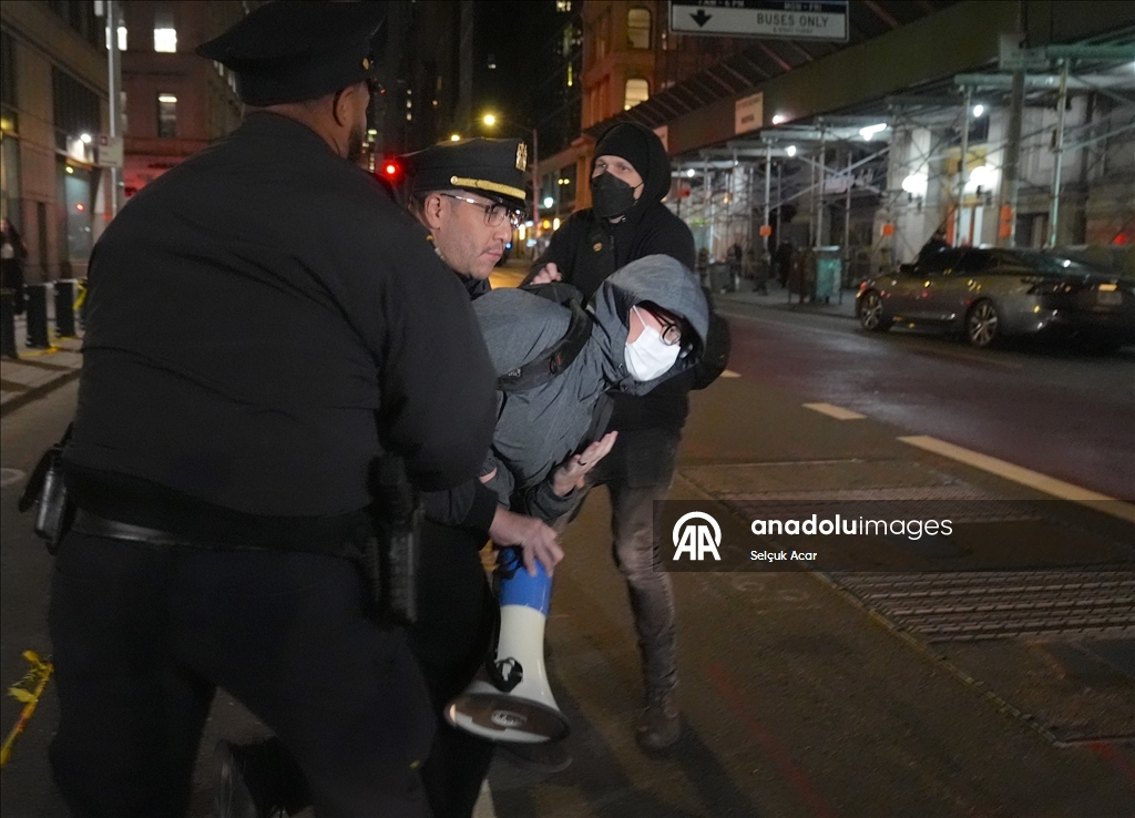 Protest erupts after ICE Agents arrest street vendors in New York City