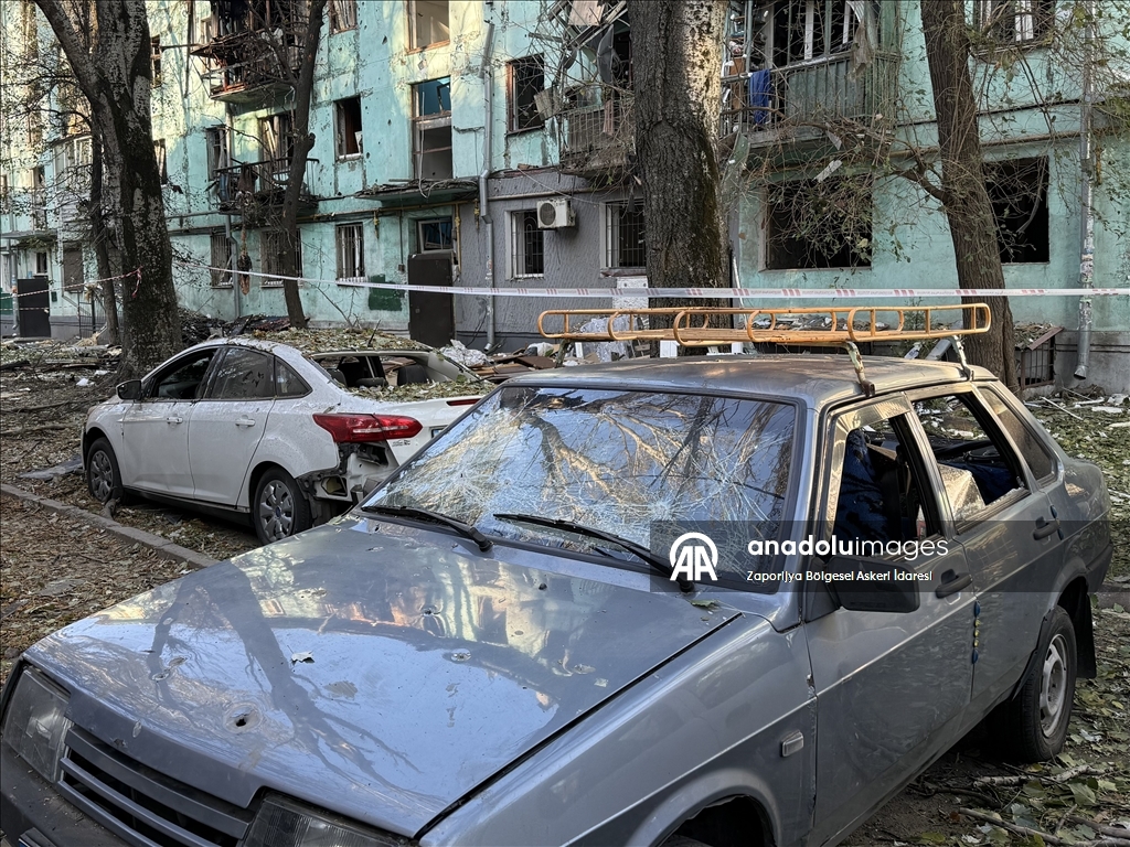 Rus güçleri Zaporijya’yı vurdu: büyük yıkım ve 15 yaralı