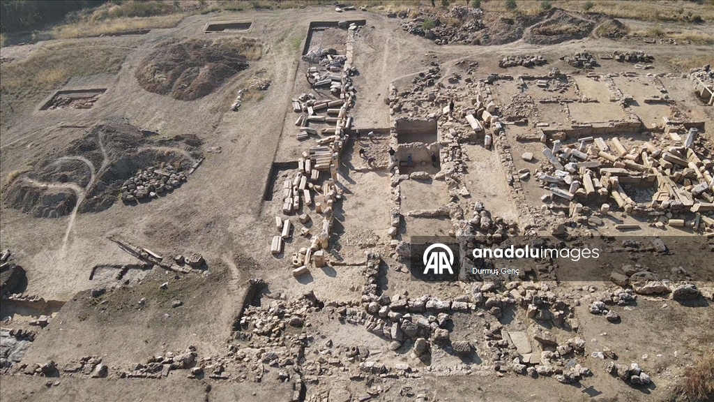 Excavations reveal shops in the agora of the ancient city of Hyllarima in Mugla