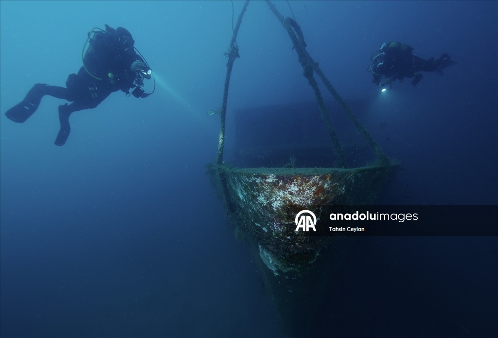 Karaburun’un mavi derinlikleri dalış tutkunlarını ağırlıyor