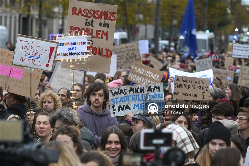 У здания офиса ХДС в Берлине прошла акция протеста против политики Мерца