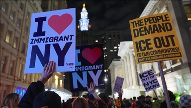 Anti-ICE protesters take over Manhattan streets in New York City