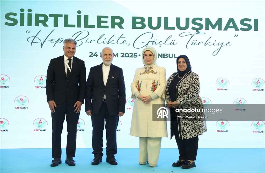 Cumhurbaşkanı Erdoğan'ın eşi Emine Erdoğan, "Siirtlilerle Buluşma" programına katıldı