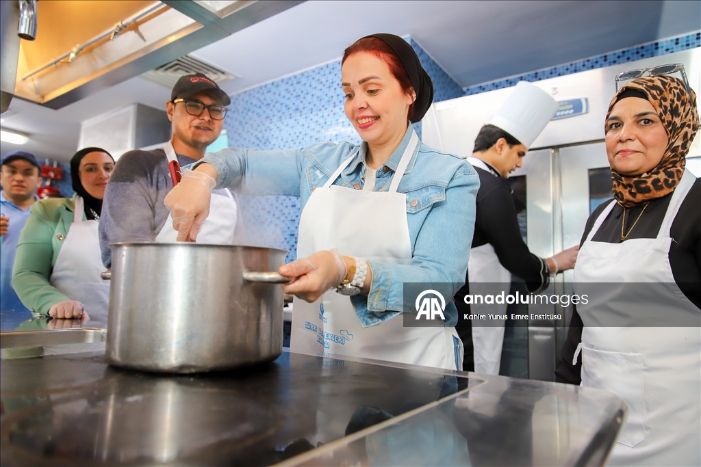 القاهرة.. معهد يونس أمرة ينظم أمسية "تذوق المأكولات التركية"