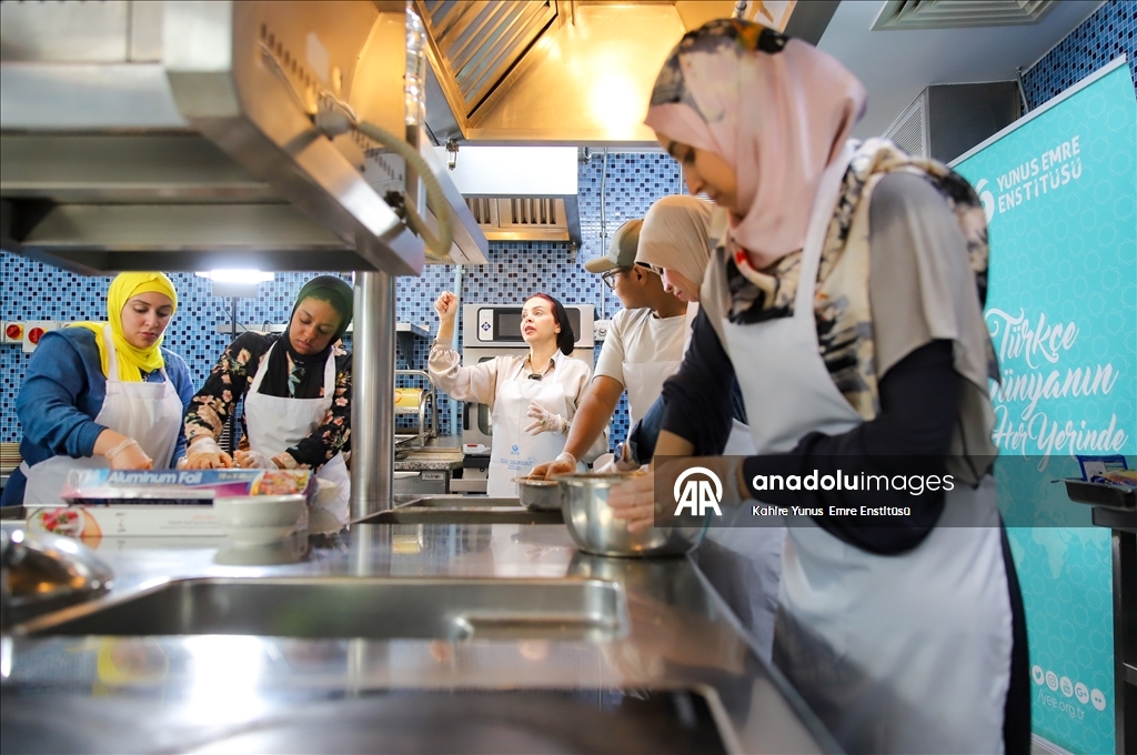 القاهرة.. معهد يونس أمرة ينظم أمسية "تذوق المأكولات التركية"